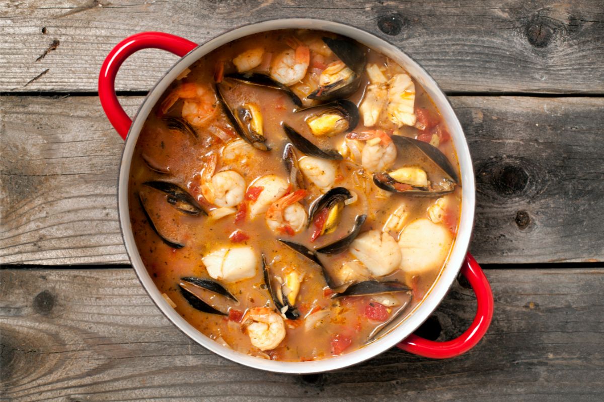Cioppino Wine Pairing: Red Vs White, Which Is Better?