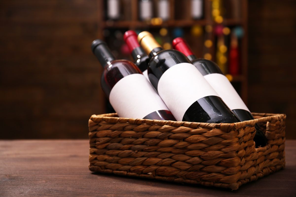 DIY Wine Basket Ideas - Your Complete Guide  (1)