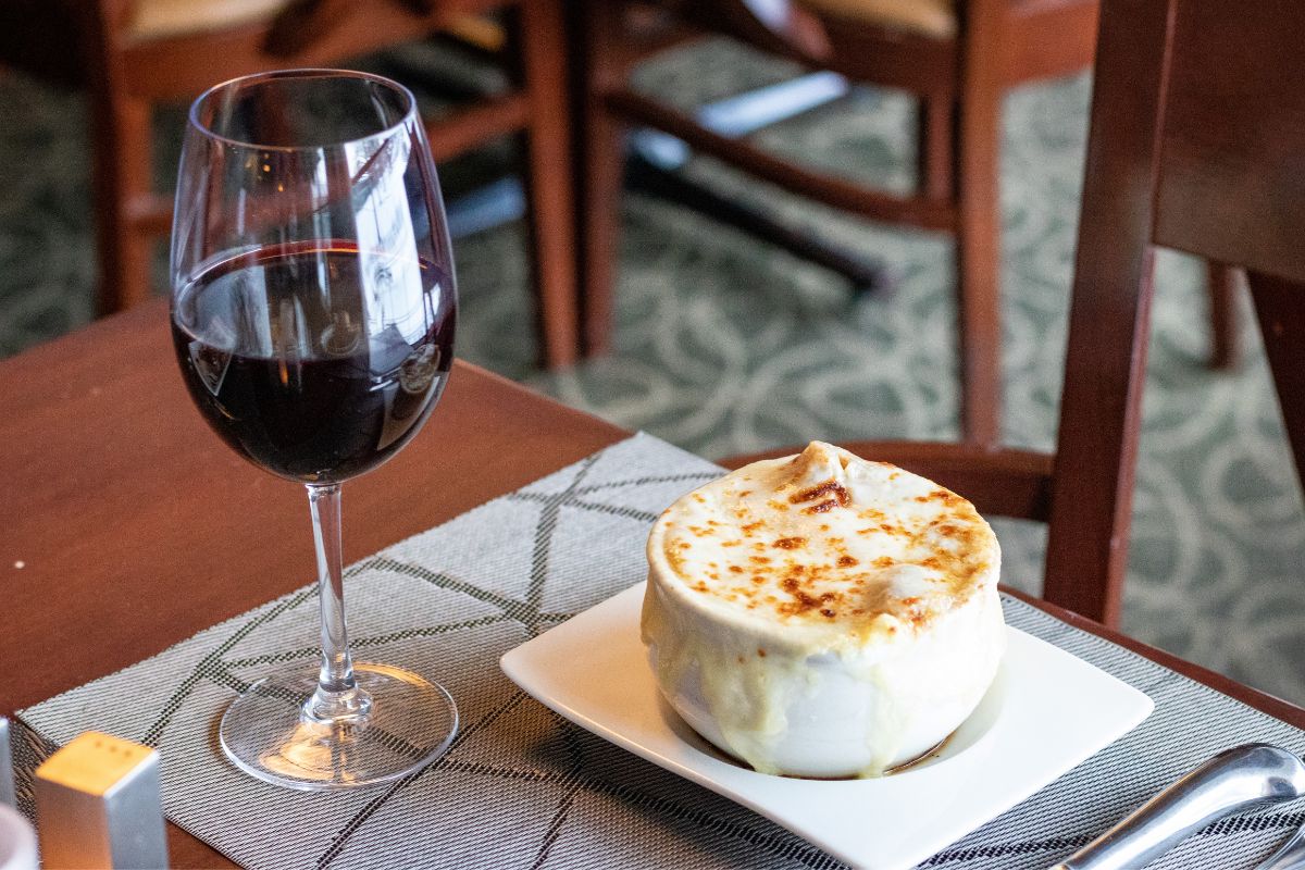 French Onion Soup Wine Pairing - Everything You Need To Know