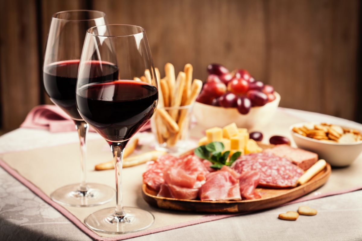 How To Pair Food With Nebbiolo Grapes