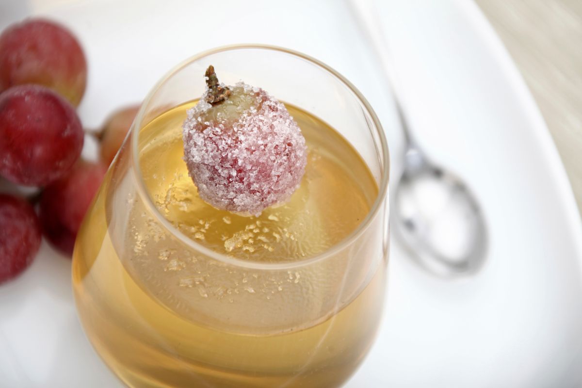 Moscato Vs. Champagne: What Is The Difference?