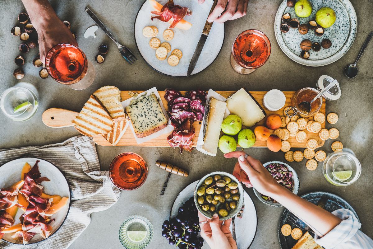 Snacks That Go With Wine: Ultimate Guide To Snacks And Wine Pairing