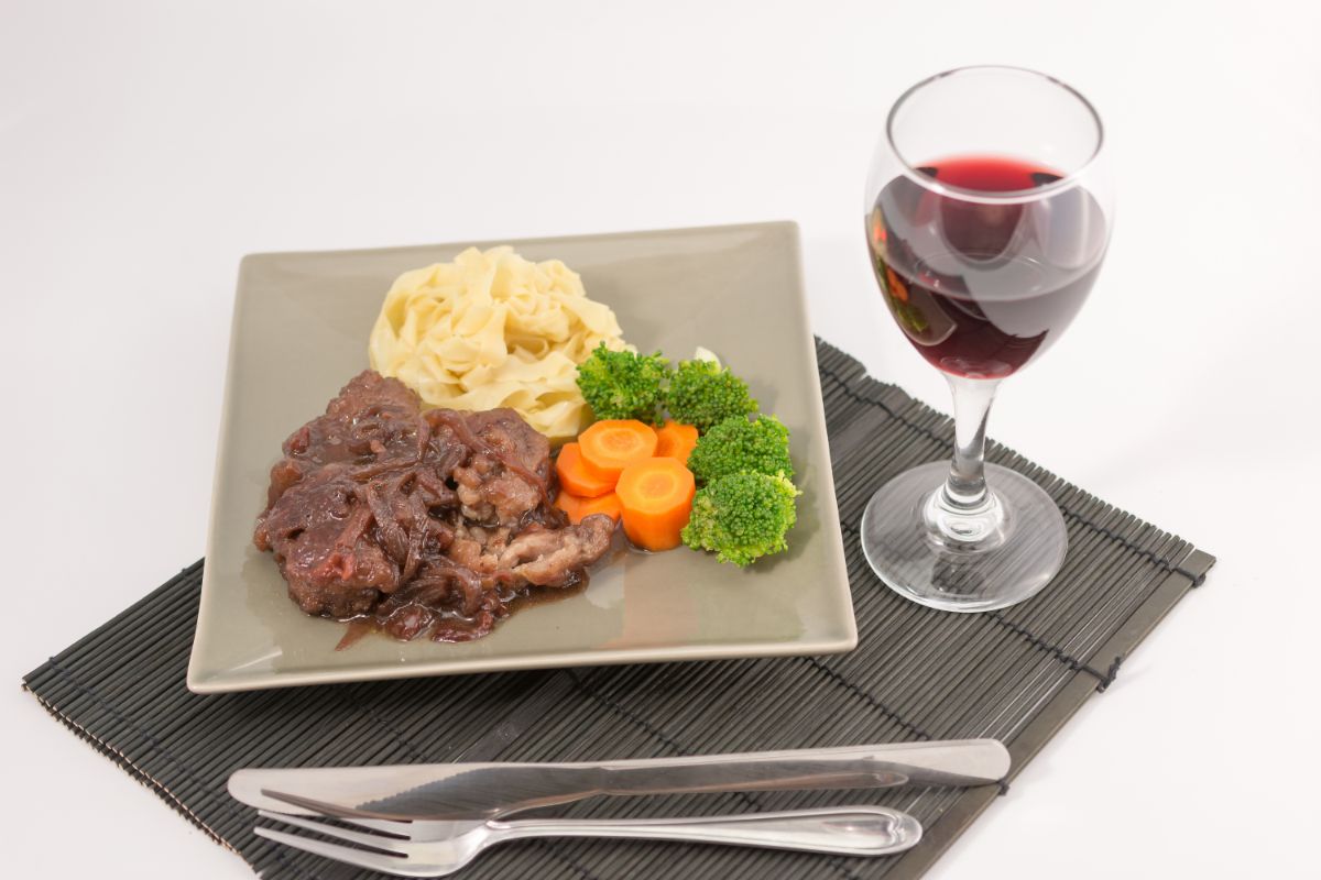 The Best Beef Stew & Wine Pairing Options To Try