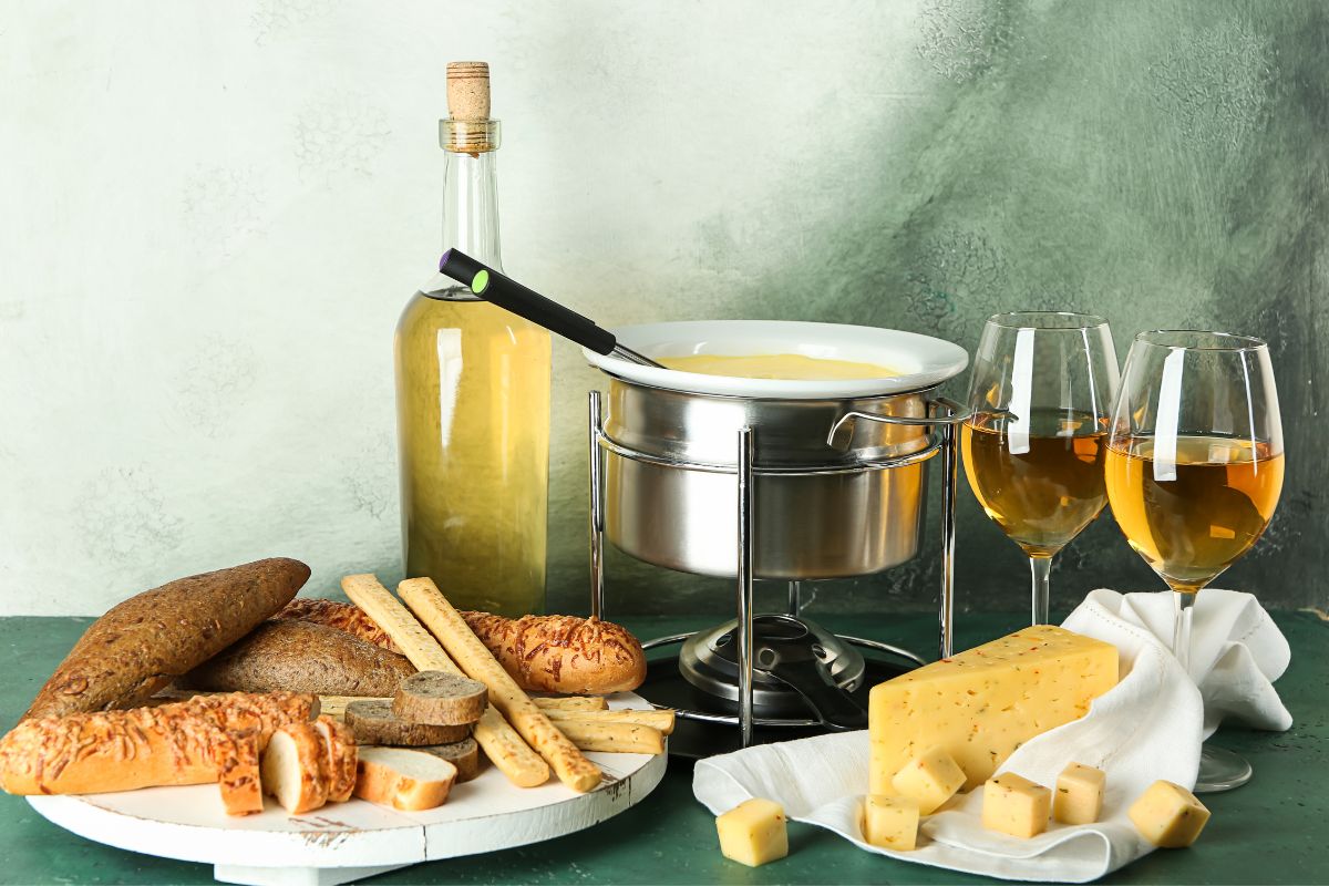 Best Wines With Fondue & Raclette: 15 Best White And Red Wine Options