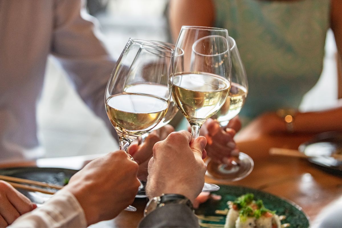 Everything-You-Should-Know-About-Pinot-Grigio-Food-Pairings-1
